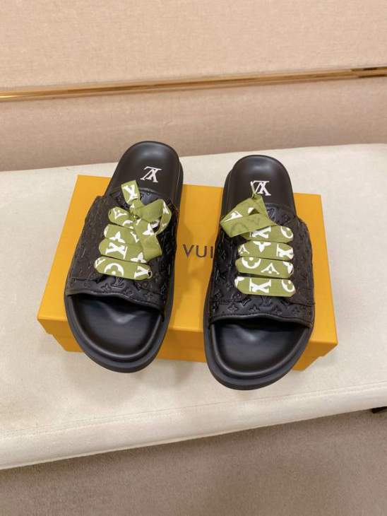 Picture of Louis Vuitton Slippers _SKULVsz38-44hnh0829894